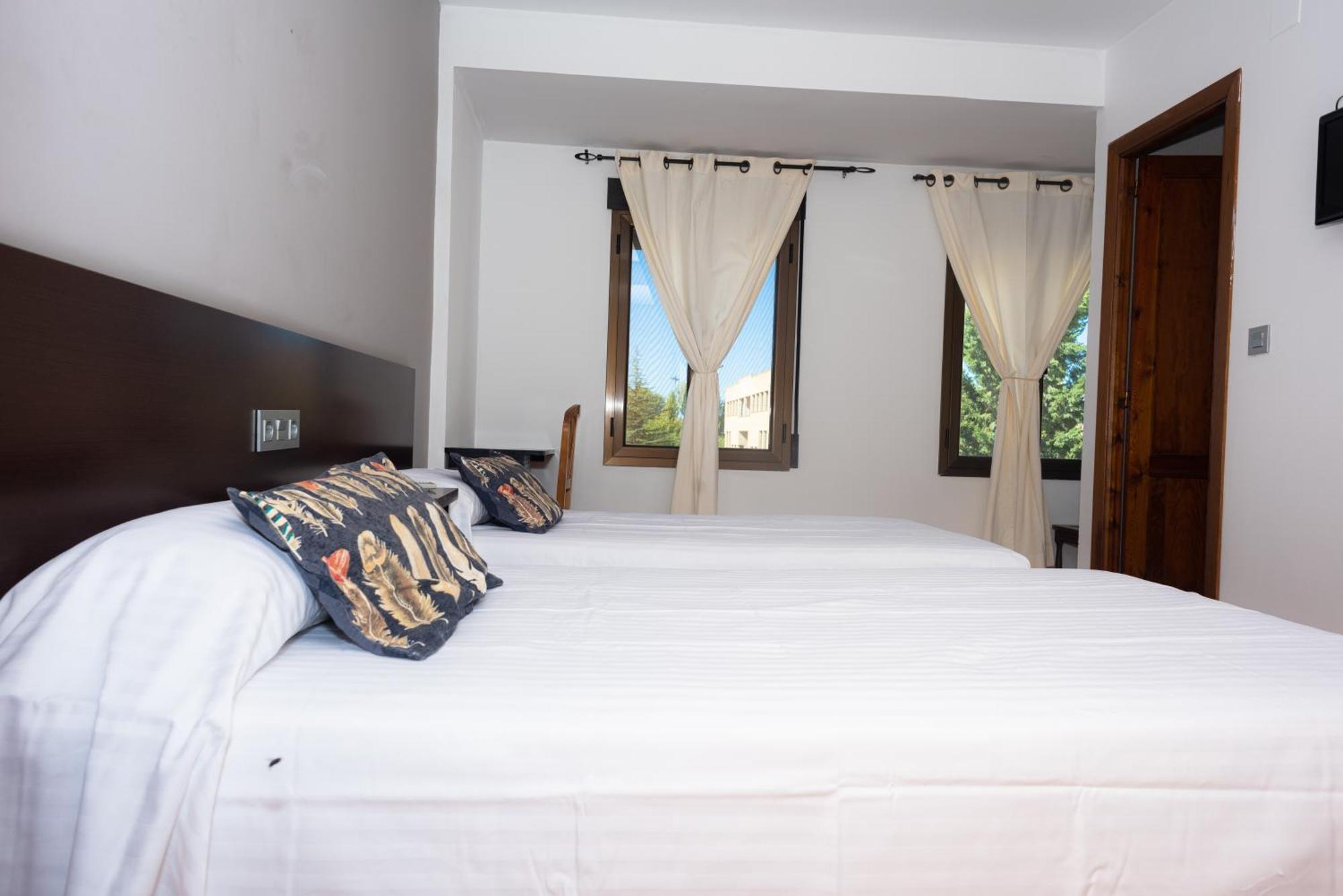 Hostal Venta De Valcorba Soria Buitenkant foto