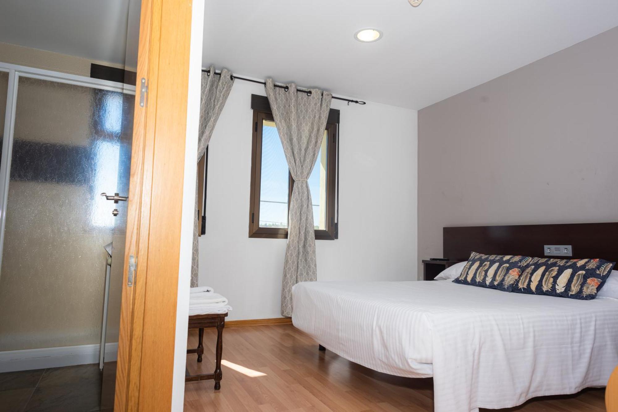 Hostal Venta De Valcorba Soria Buitenkant foto